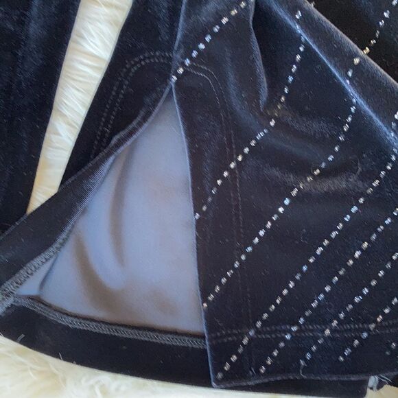 CDC Wear Black Velvet V-Neck Long Line Tunic Size 14 With Glitter Embezzlement - Picture 11 of 13